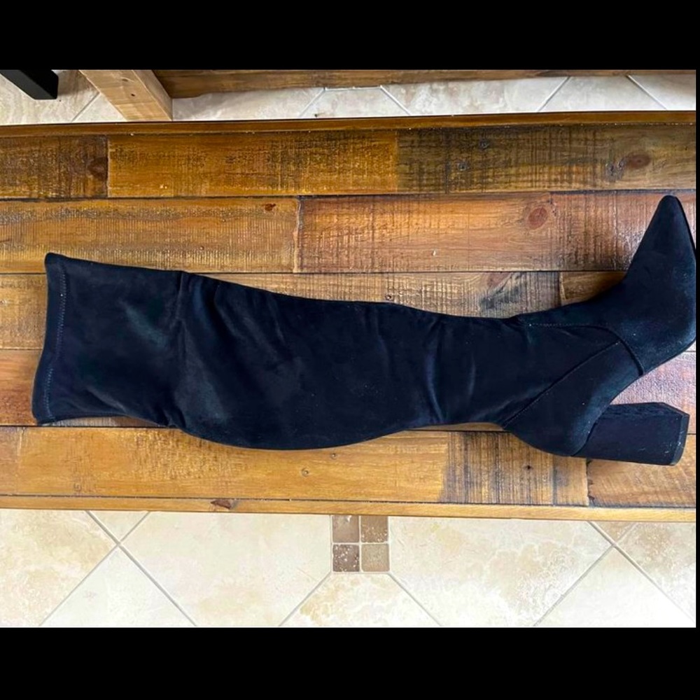 BRAND NEW Steve Madden Knee High Boot- Size 8